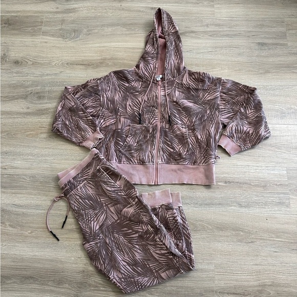 Joylab pink palm left zip up hoodie and sweatpants lounge set - Picture 1 of 4